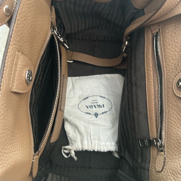 Prada tote Daino leather - Picture 5 of 13